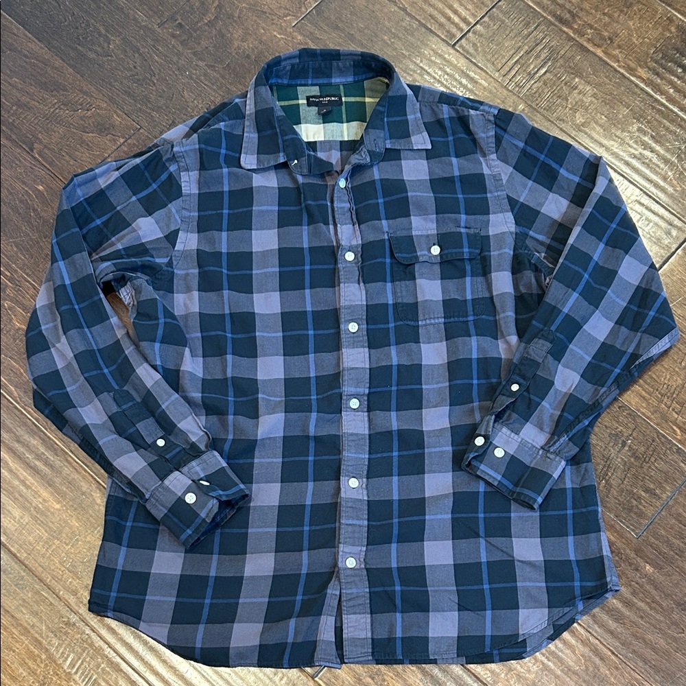Banana Republic Blue and Purple Plaid Men's Shirt